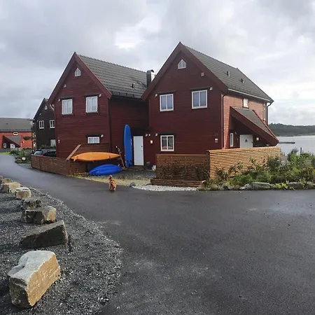 Semesterbostad Sea, Jacuzzi, Beach, Seaview, Boat *